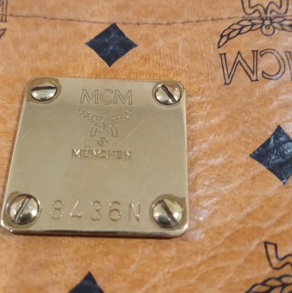 COPY - MCM shoulder bag with matching card holder - Picture 2 of 11